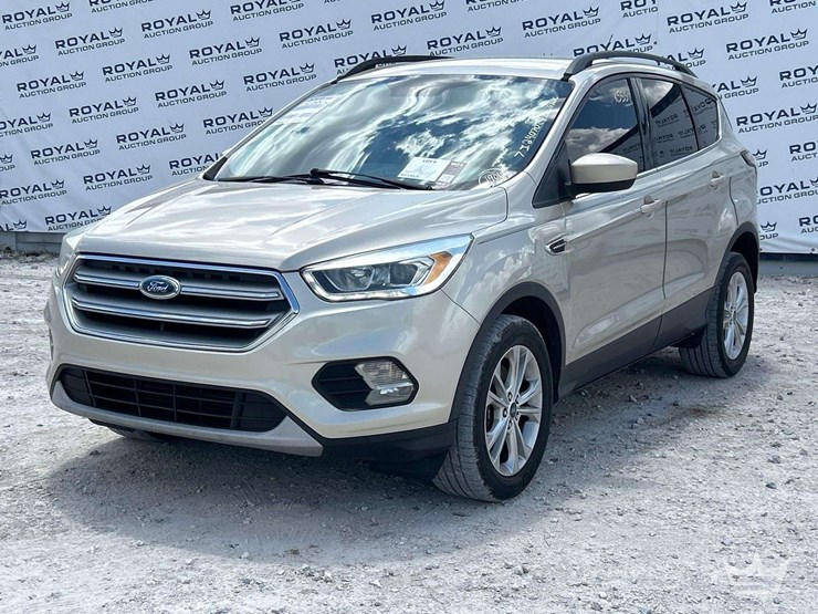 2017-ford-escape-image-1