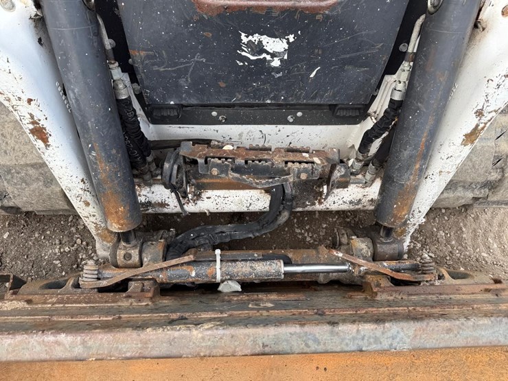 2020-bobcat-t76-image-10