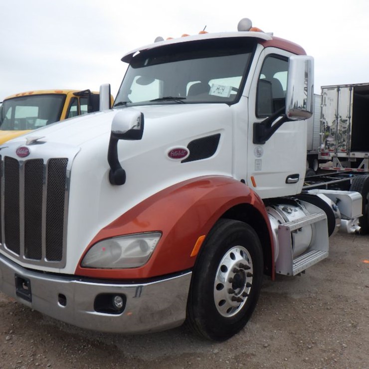 2018 PETERBILT 579