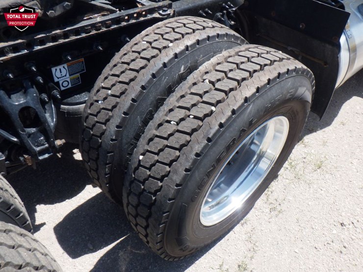 2020-peterbilt-579-image-5