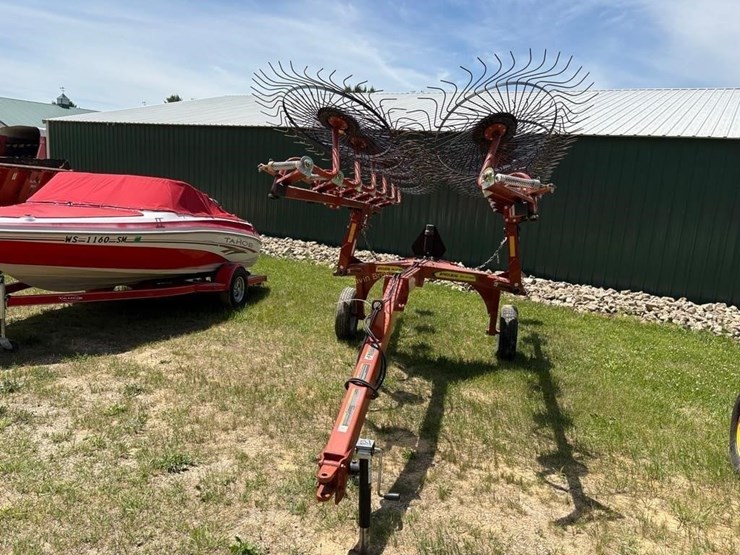 pequea-hrm-cr12-12-wheel-rake-image-2