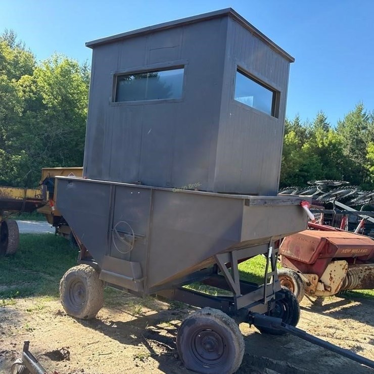Gravity Wagon Hunting Blind