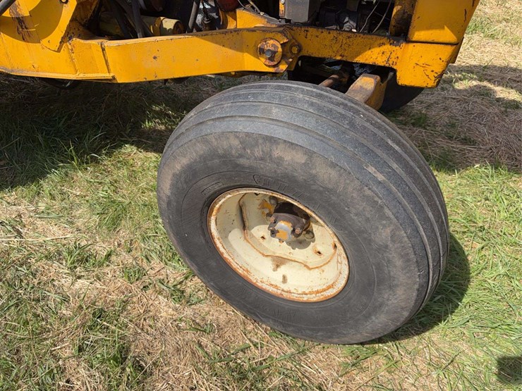 john-deere-400-image-15