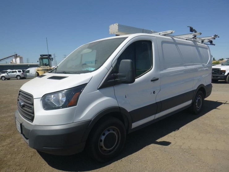2018-ford-transit-image-1