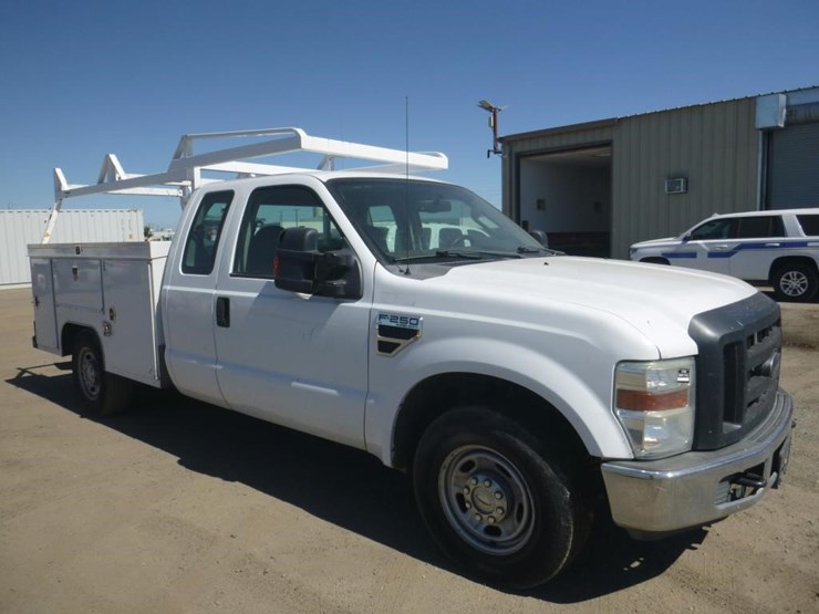 2010-ford-f250-image-2