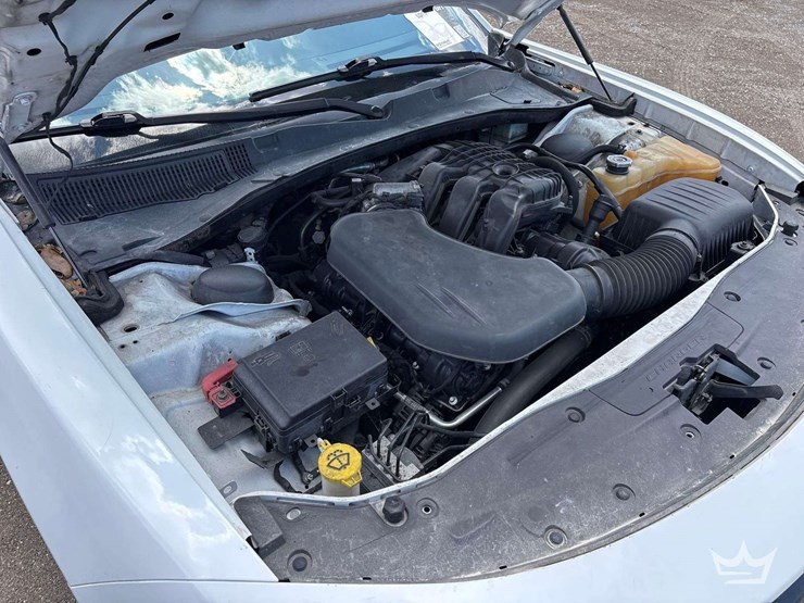 2018-dodge-charger-sedan-image-8