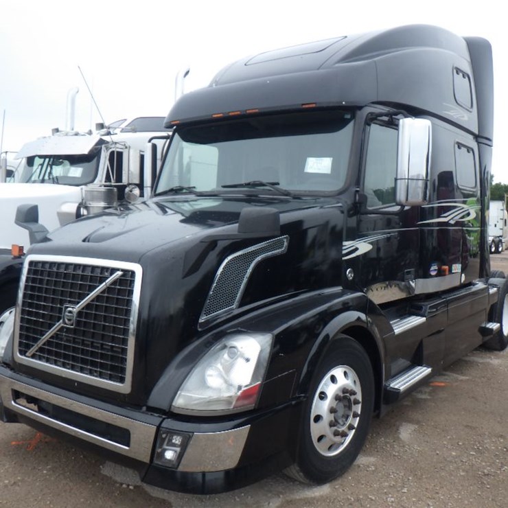 2007 VOLVO VNL780