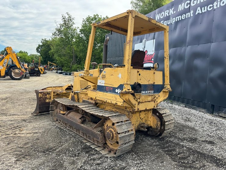 komatsu-d37e-2-image-4