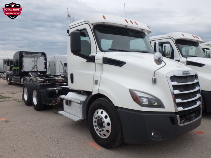 2019-freightliner-cascadia-116-image-3