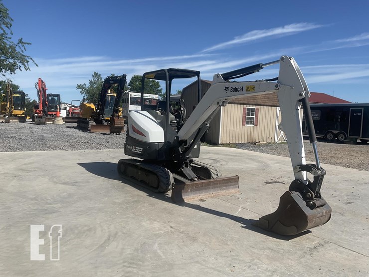 2019-bobcat-e32i-image-6