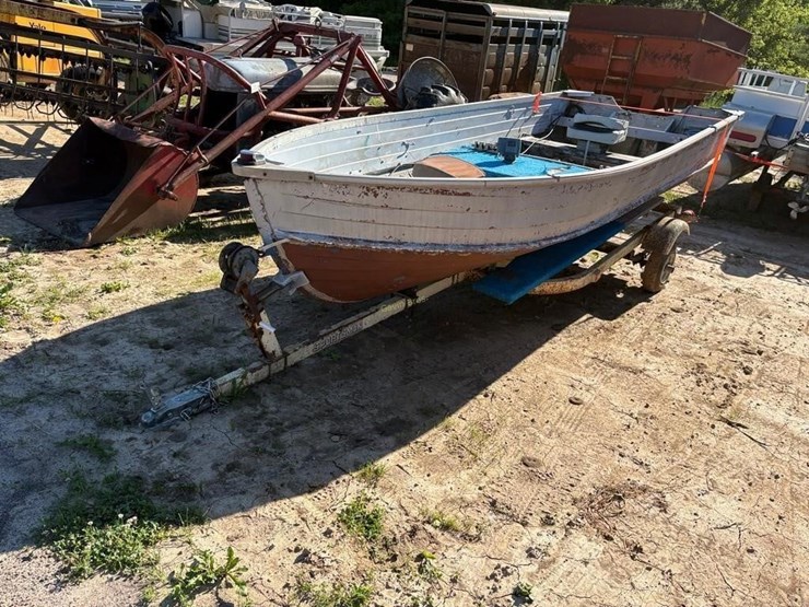 1970-star-craft-14'-aluminum-boat-w/trailer-image-1