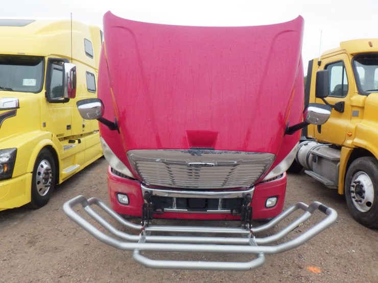 2017-freightliner-cascadia-125-image-23
