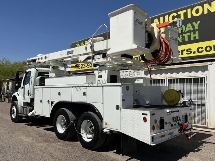 2013-freightliner-m2-106-image-7
