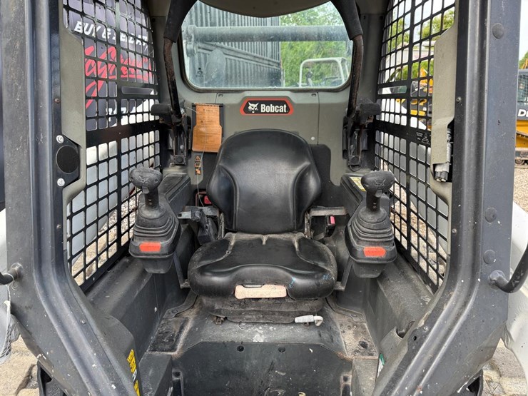2020-bobcat-t76-image-12