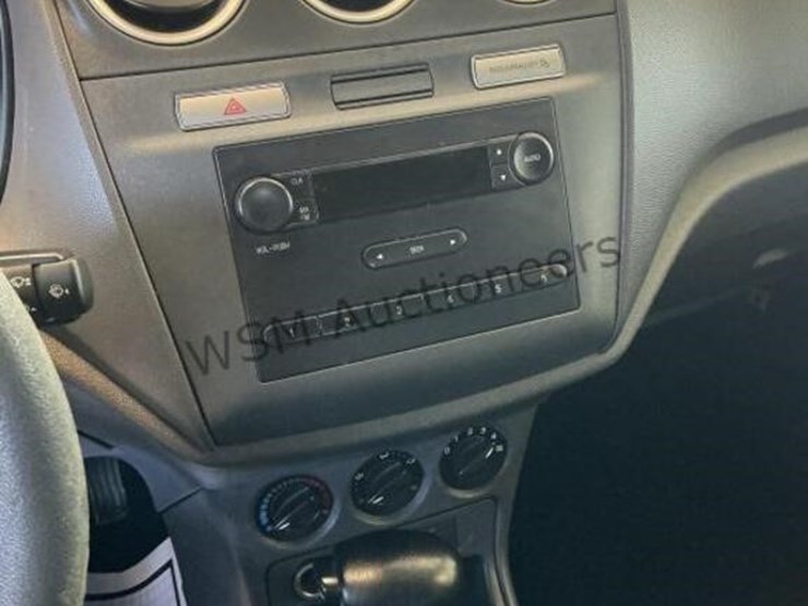 2013-ford-transit-connect-image-21