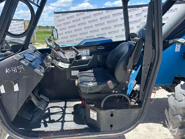 2019-genie-gth1056-image-11