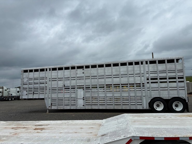 1977-wilson-livestock-trailer-image-7
