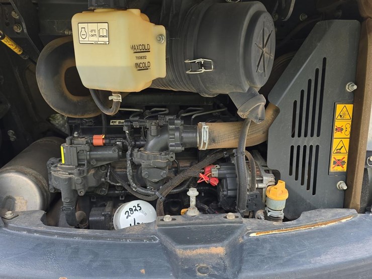 2016-komatsu-d39px-24-image-32
