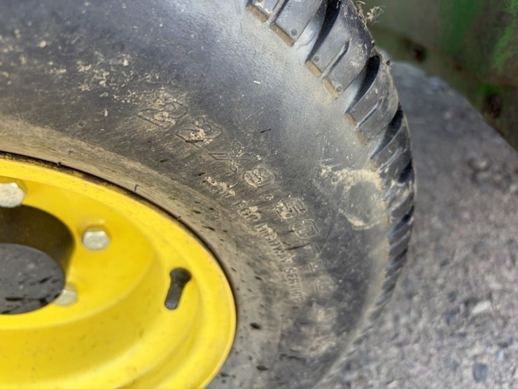 2016-john-deere-tx-4x2-image-10
