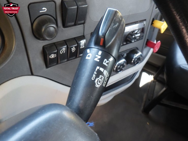 2020-peterbilt-579-image-16