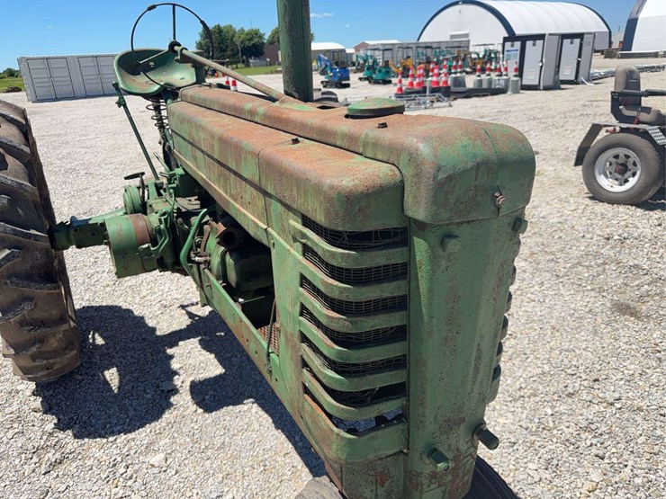 john-deere-b-image-10