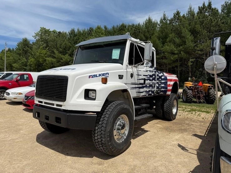 2002-freightliner-fl80-image-1