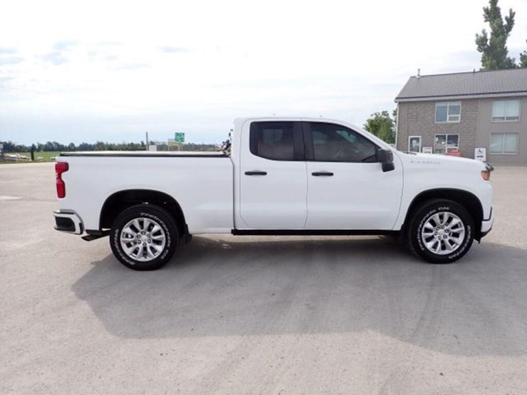 2022-chevrolet-silverado-1500-image-4