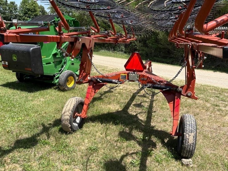 pequea-hrm-cr12-12-wheel-rake-image-9