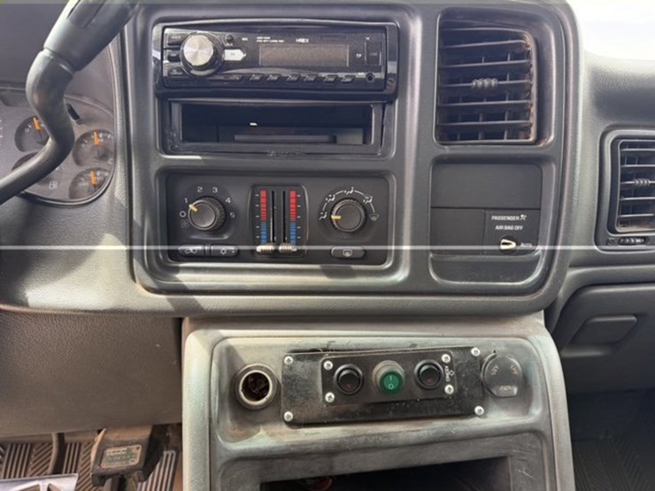 2003-gmc-sierra-1500-image-10