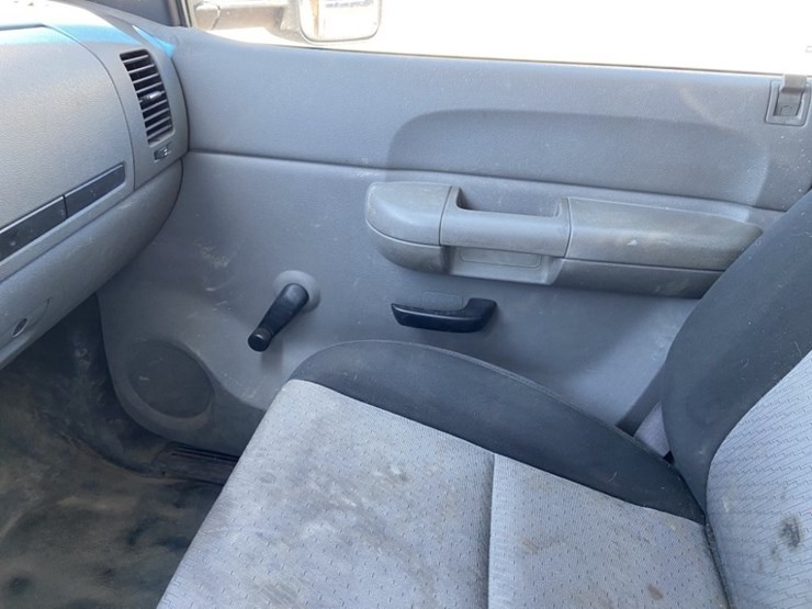 2008-chevrolet-silverado-2500-image-24