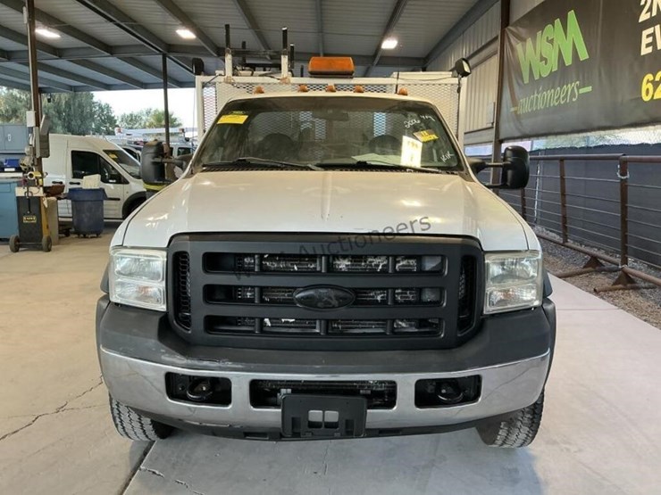 2006-ford-f550-image-3