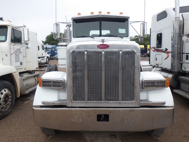 2000-peterbilt-378-image-2