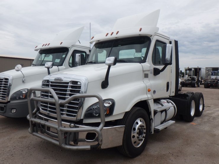 2018-freightliner-cascadia-125-image-1