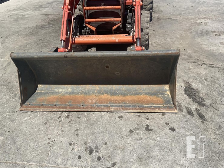 2014-kubota-l45-image-9