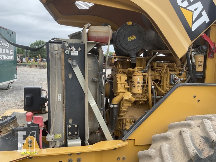 2014-caterpillar-cp44b-image-14