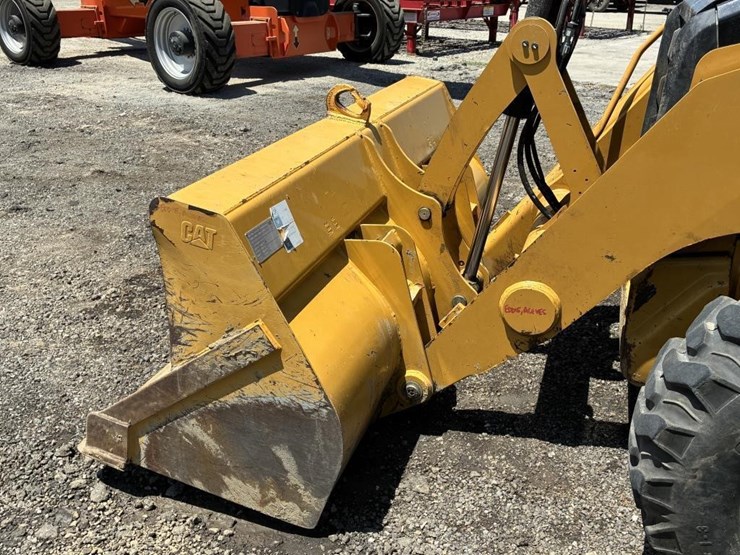 2022-caterpillar-430-image-8