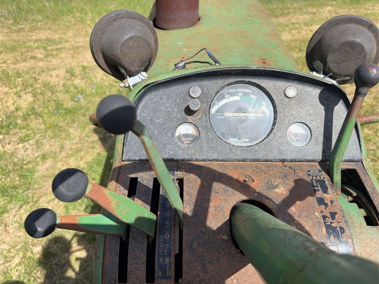 john-deere-3020-image-28