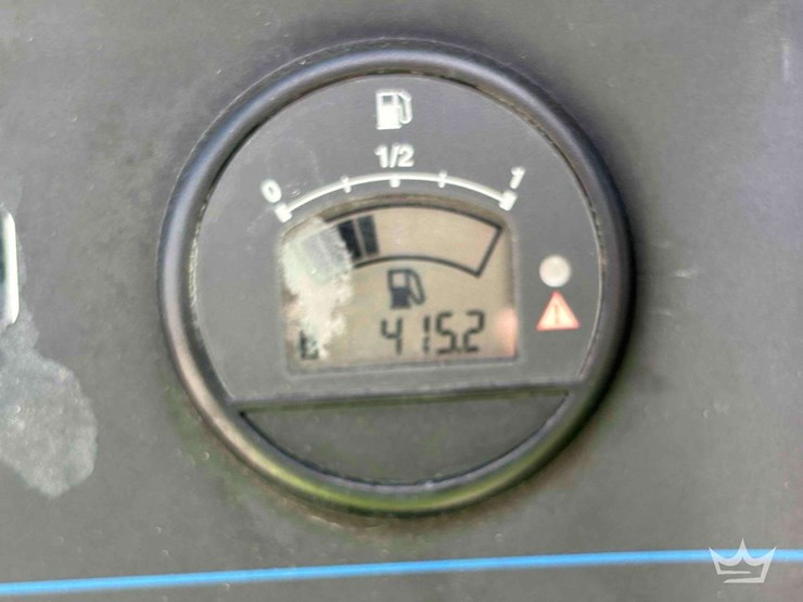 2017-freightliner-m2-106-image-25