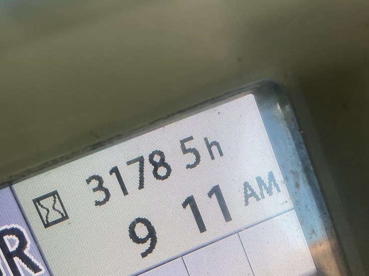 2022-deere-85g-image-16