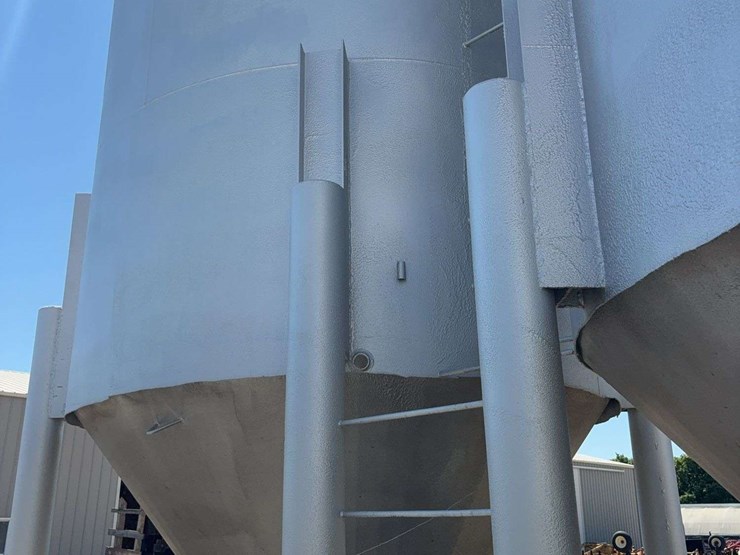 2-large-steel-fertilizer-or-storage-tanks,-holds-40-50-ton-a-piece,-around-100-ton-between-both,-welded-as-one-unit,-buyer-is-responsible-for-removing-and-loading-image-8