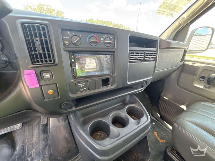 2005-gmc-2500-image-15