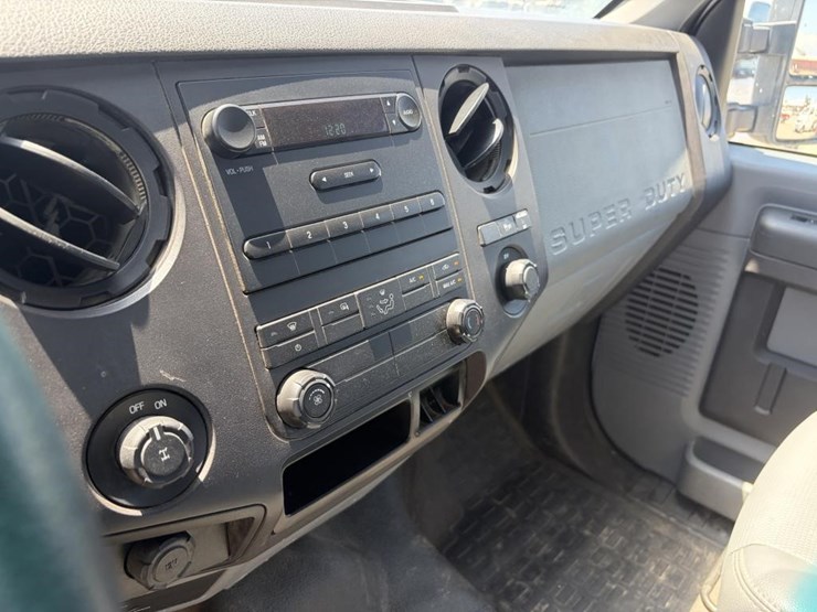 2011-ford-f250-image-17