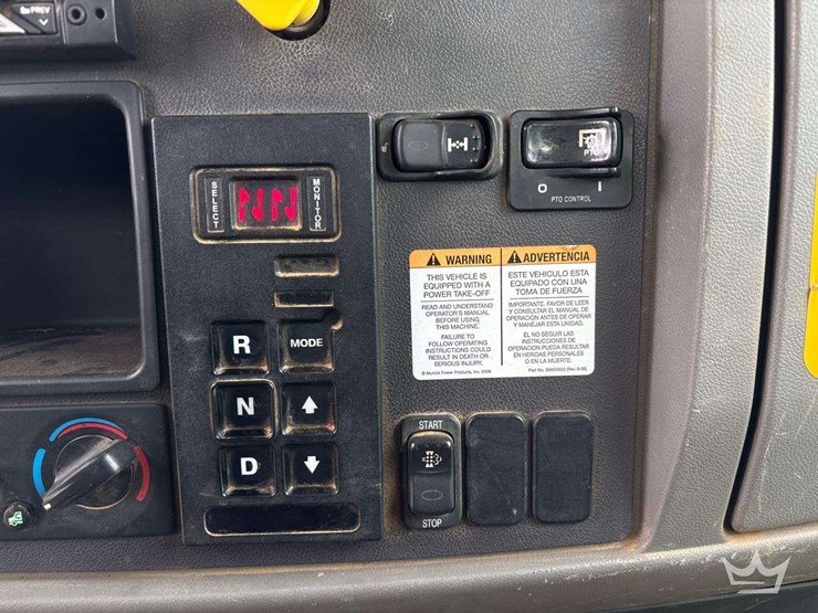 2017-peterbilt-337-image-38