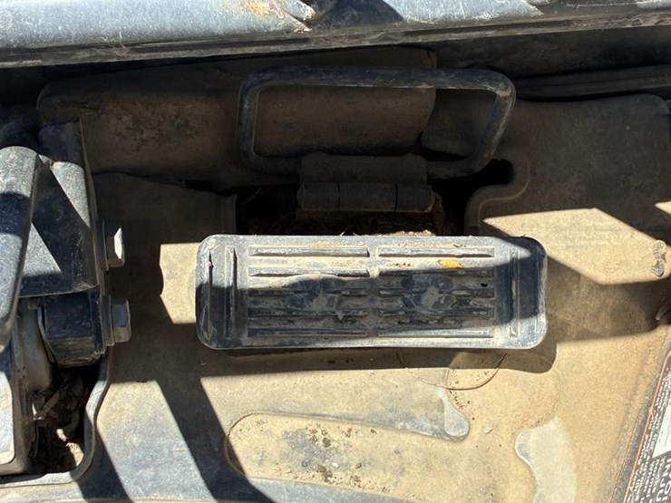 2016-deere-17g-image-17