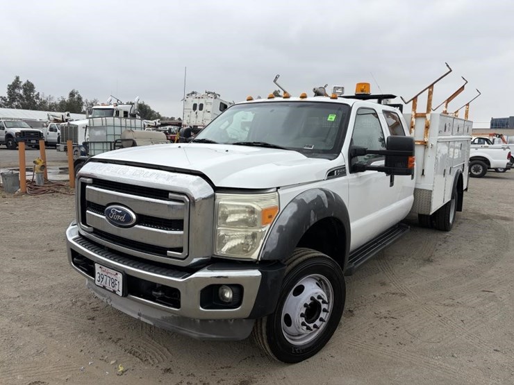 2011-ford-f550-xlt-image-1
