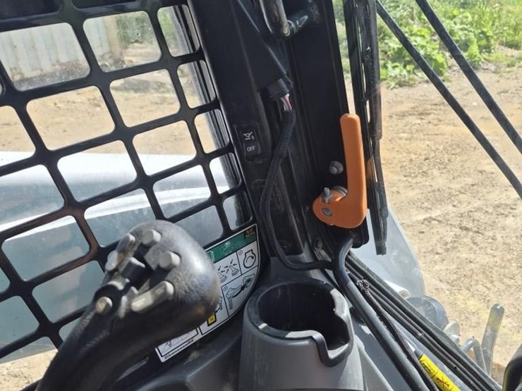 2024-bobcat-s650-image-17