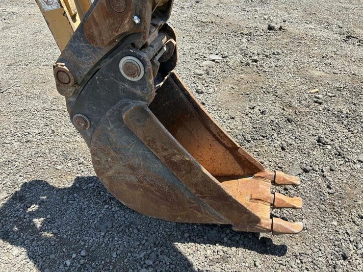 2022-caterpillar-430-image-20