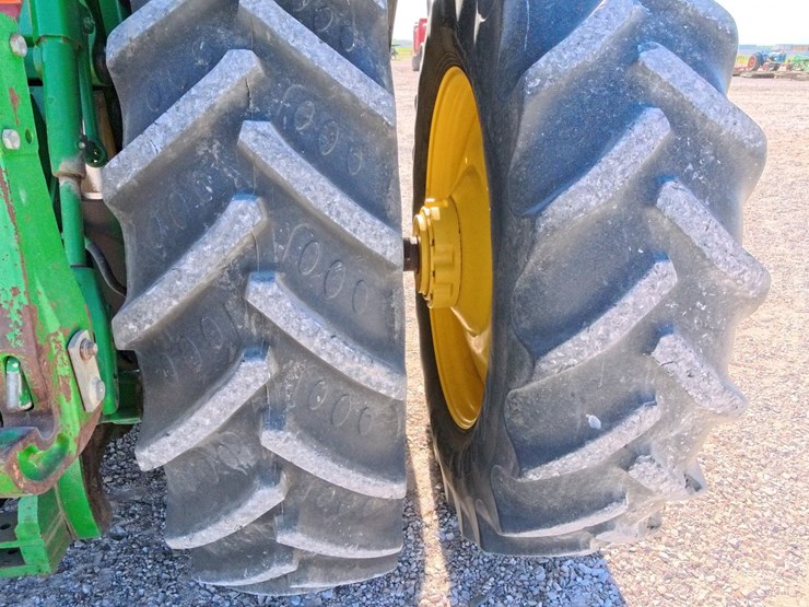 john-deere-8285r-image-51