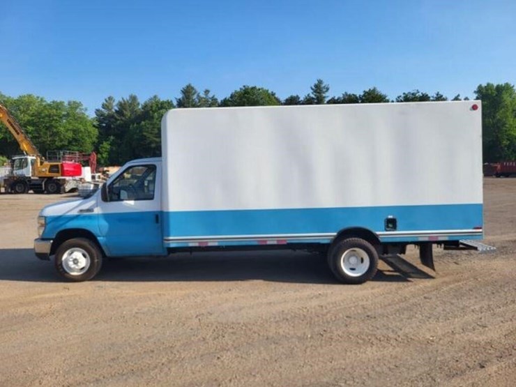 2009-ford-e450-image-4