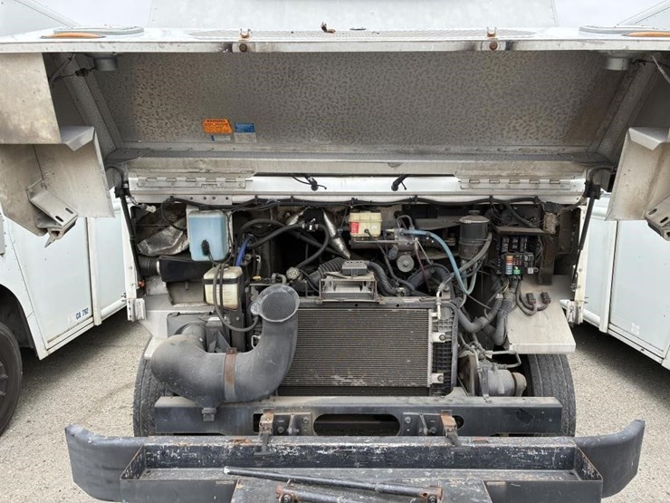 2008-workhorse-w62-image-9
